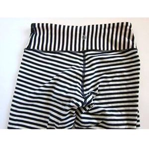 Lululemon Wonder Under Bold Stripe 2, size 4